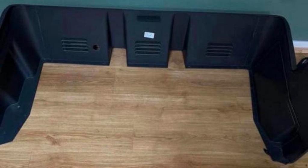 VW T5 plastic kap voor onder 3zits bank, Auto-onderdelen, Ophalen, Gebruikt