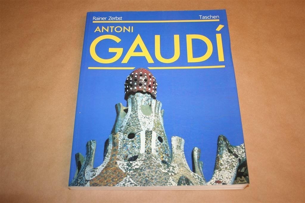Antoni Gaudi - Leven in de architectuur, Ophalen of Verzenden, Gelezen, Architecten