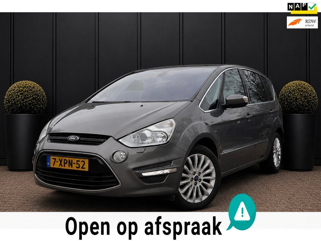 Ford S-Max 1.6 EcoBoost Titanium 7p. NAVI PANORAMA DAK CAMER, Auto's, Ford, Voorwielaandrijving, Gebruikt, 4 cilinders, Bruin