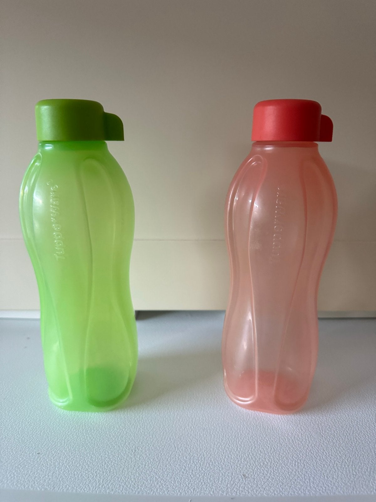 2 Tupperware Eco flessen, Gebruikt, Overige kleuren, Ophalen of Verzenden, Drinkfles