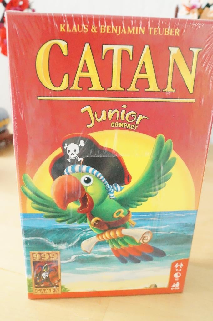 Catan Junior Compact, Hobby en Vrije tijd, Gezelschapsspellen | Bordspellen, Nieuw, Ophalen of Verzenden, Een of twee spelers