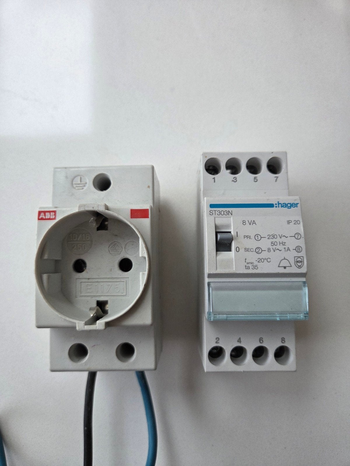 Hager ST303N beltrafo 8V + ABB E1175 contactdoos, Ophalen of Verzenden, Gebruikt, Overige typen
