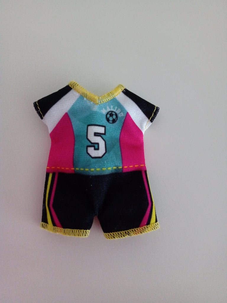 Kleine Kleertjes voor Kleine Popjes zoals Evi Love en Kelly, Verzamelen, Poppen, Ophalen of Verzenden, Gebruikt, Kleertjes