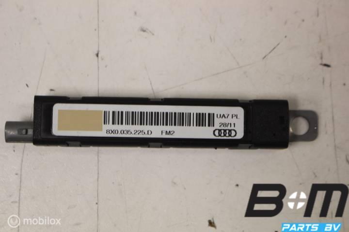 Antenneversterker Audi A1 8X 3 deurs, Auto diversen, Autoradio's, Gebruikt
