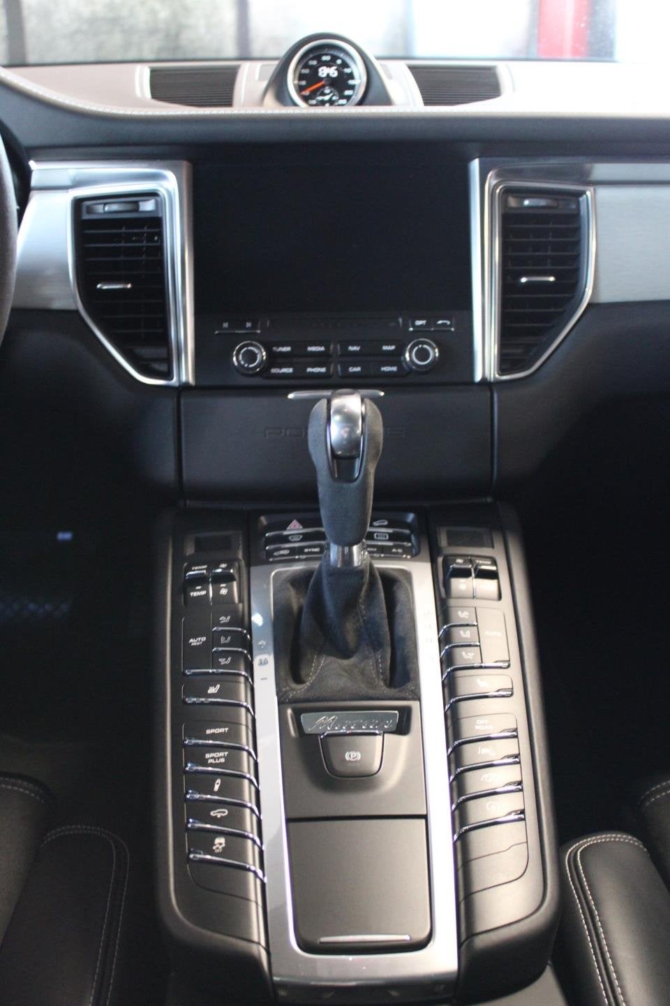 Foto 15 van Porsche Macan 3.0 GTS | Pano | Luchtvering | Sport Chrono !