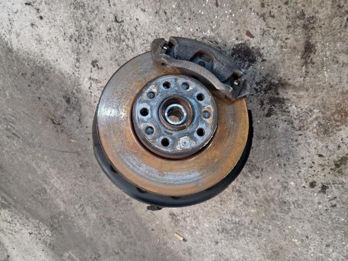 Fusee houder links-voor van een Volkswagen Golf, Auto-onderdelen, Gebruikt, -, Volkswagen, -