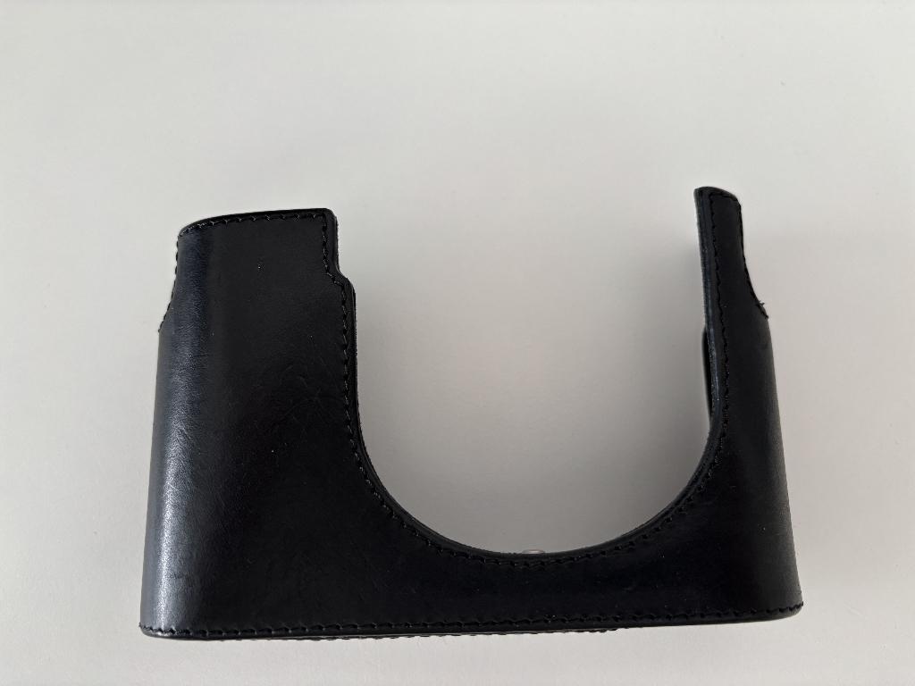 Leica protector (halfcase) leder voor Q3, Audio, Tv en Foto, Ophalen of Verzenden, Zo goed als nieuw, Overige Merken, Geen optische zoom