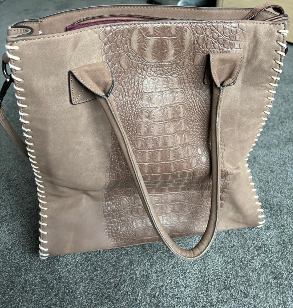 Afsluitbare Tas bruin, past laptop in,, Sieraden, Tassen en Uiterlijk, Tassen | Damestassen, Ophalen of Verzenden, Zo goed als nieuw