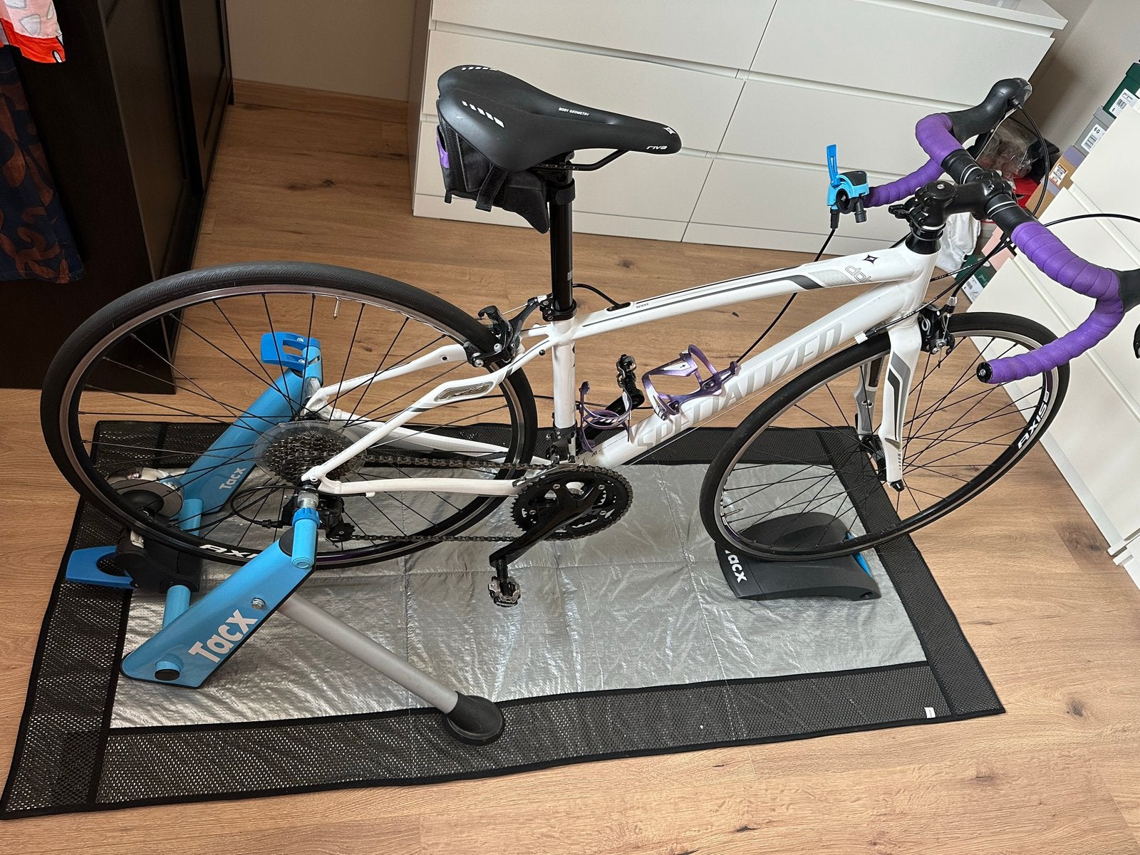 Specialized racefiets met Tacx fietstrainer, 28 inch, Velgrem, Aluminium, Zo goed als nieuw