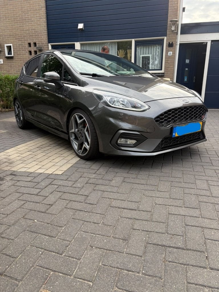 Fiësta 1.5 ST Performance (pack), Recaro, Milltek, B&O, Revo, Voorwielaandrijving, Stof, 14 km/l, 1183 kg