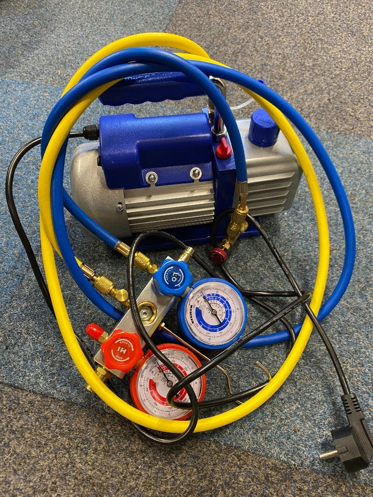 Te huur vacuumpomp voor vacumeren airco bij zelfinstallatie, Ophalen, Minder dan 60 m³, Nieuw, 3 snelheden of meer