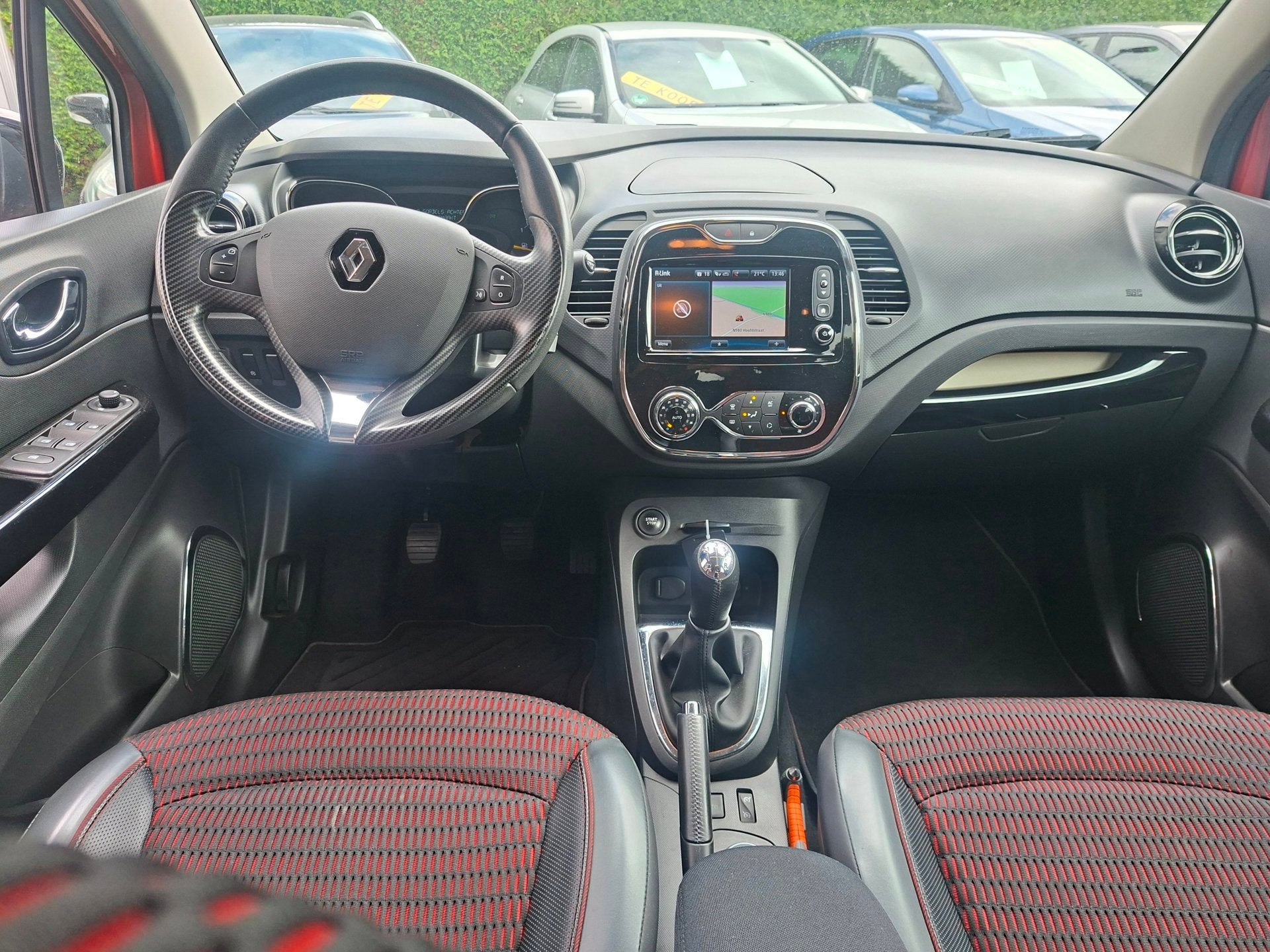 Foto 13 van Renault Captur 0.9 TCe Helly Hansen Camera Trekhaak
