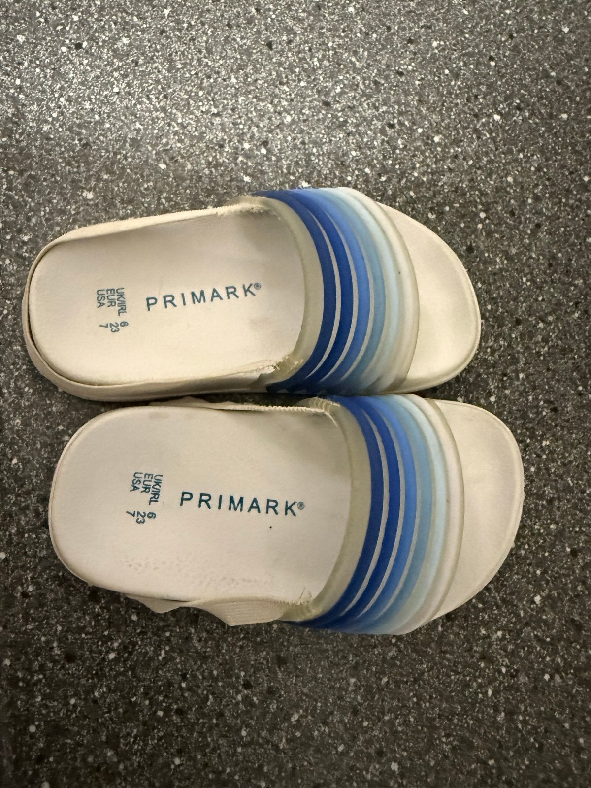 Primark slippers maat 23, Ophalen of Verzenden, Gedragen, Wit, Slippers