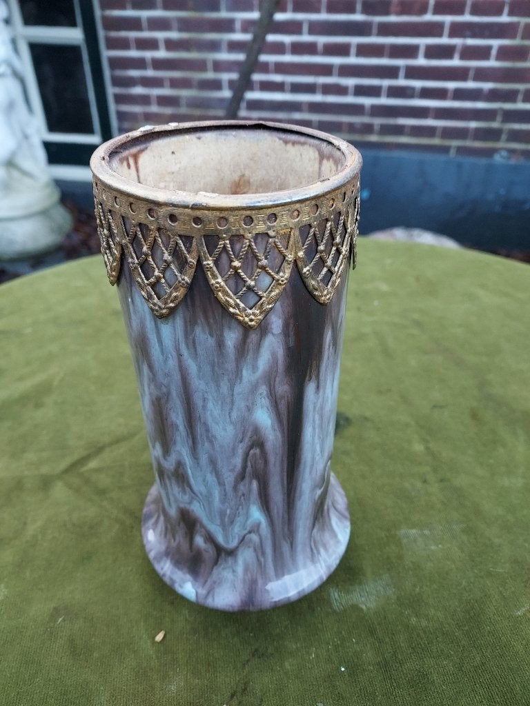 Jugendstill gevlamde vaas met metalen montuur., Verzenden