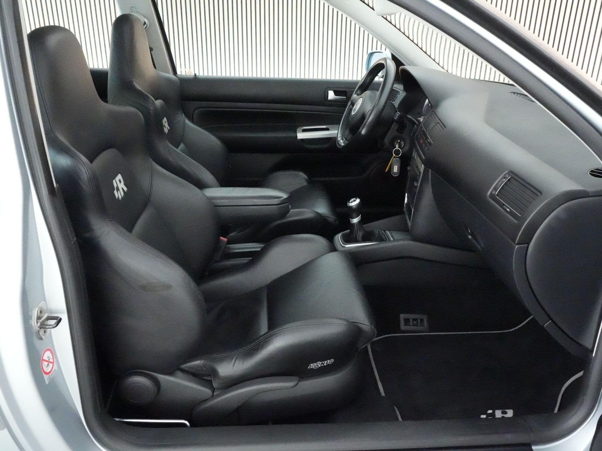 Volkswagen Golf R32 3.2 V6 HANDGESCHAKELD |Orgineel Nederlan, Zwart, Bedrijf, Handgeschakeld, Vierwielaandrijving