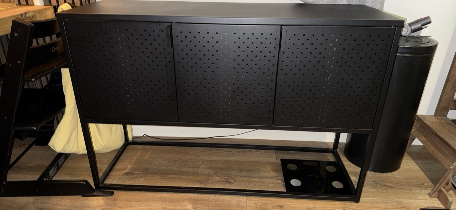 Metalen Dressoir VIRUM kast, Ophalen, Zo goed als nieuw, 25 tot 50 cm, 150 tot 200 cm