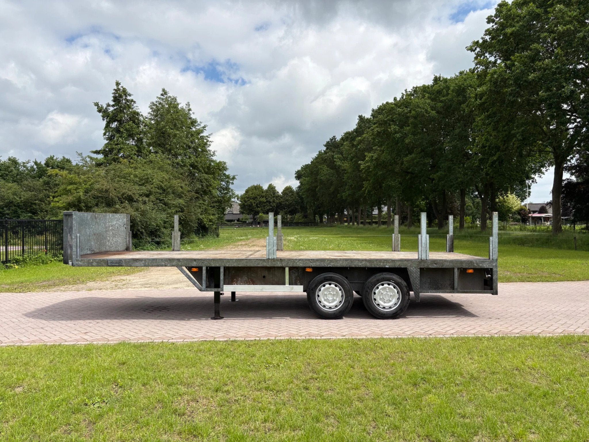 VELDHUIZEN BE oplegger 8 TON VLAKKE (bj 2003), Auto's, Overige brandstoffen, Origineel Nederlands, Bedrijf, Aanhangers en Opleggers