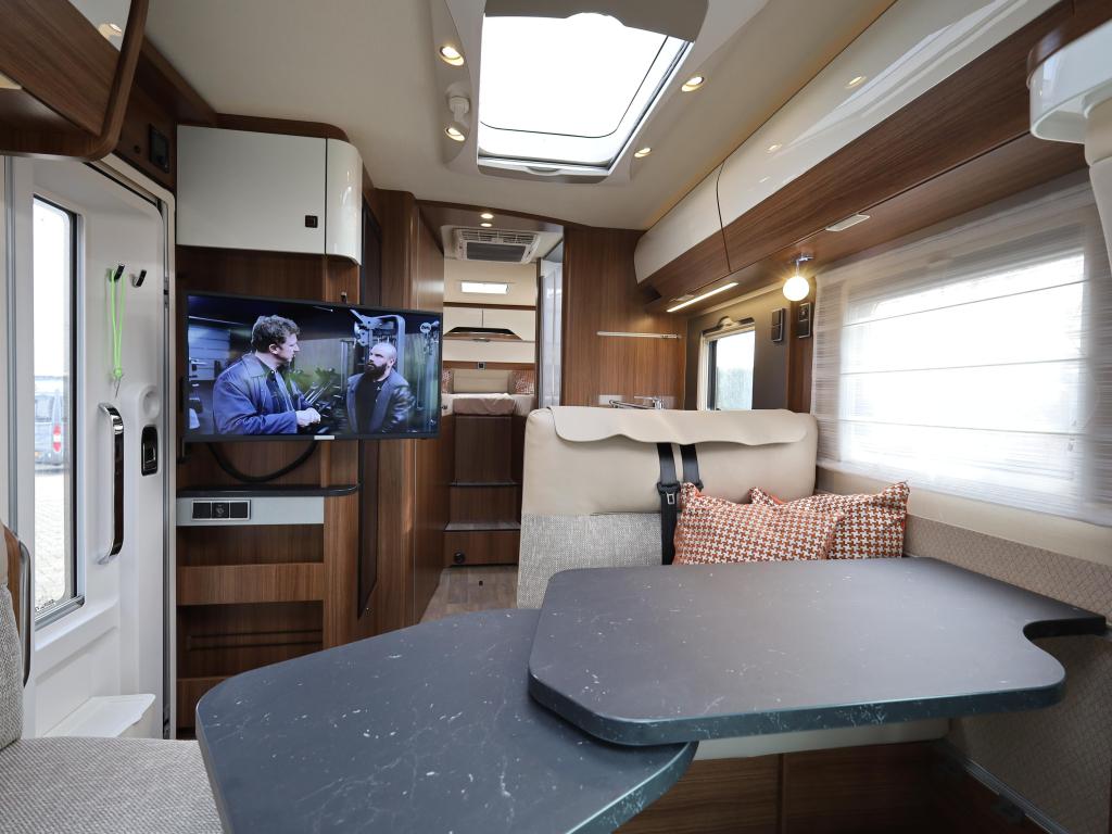 Hymer B-MC T 680 FULL OPTIONS, Caravans en Kamperen, Campers, Ringverwarming, Tot en met 2, Bedrijf, Hymer