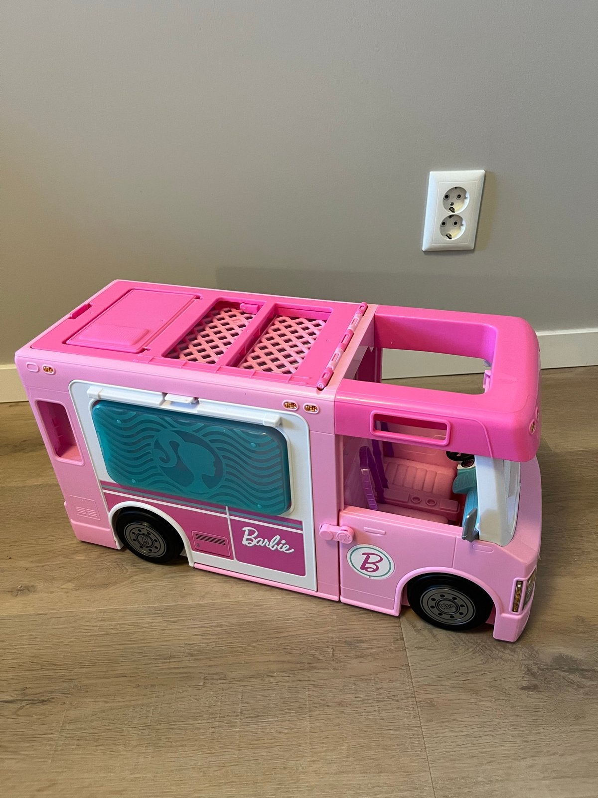 Barbie Camper met accessoires en auto