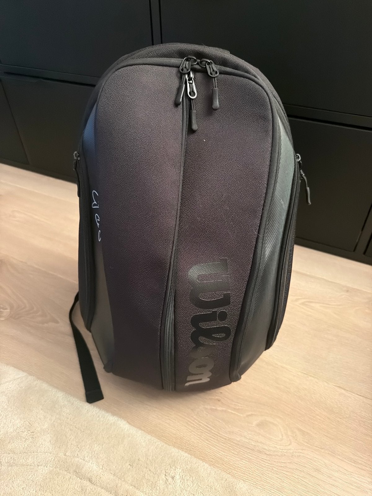Wilson tennisrugzak - Zwart, zo goed als nieuw, 25 tot 40 cm, Zo goed als nieuw, Ophalen, Overige merken