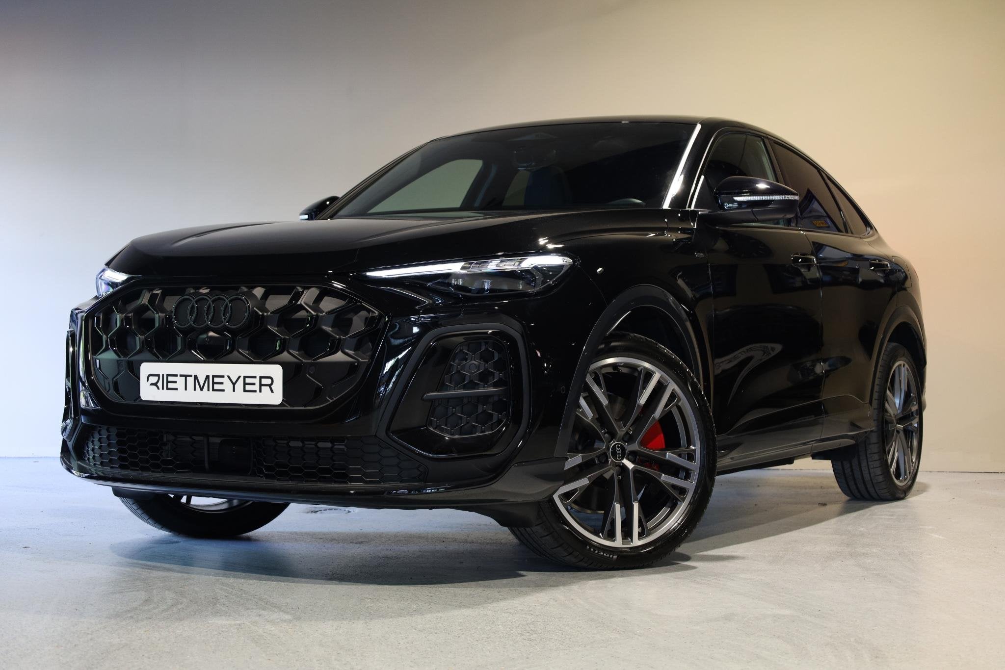 Audi Q5 Sportback quattro S edition Competition 367 pk |Pano, Auto's, Automaat, 12 maanden, Stof, Gebruikt
