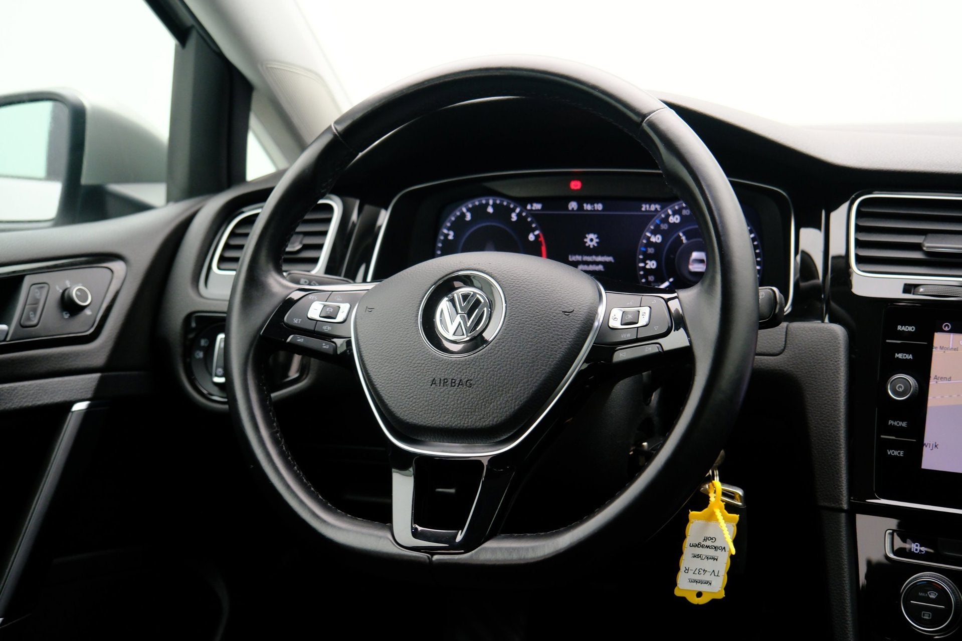 Foto 7 van Volkswagen Golf 1.5 TSI Highline Virtual Displ|CarPlay|LMV|A
