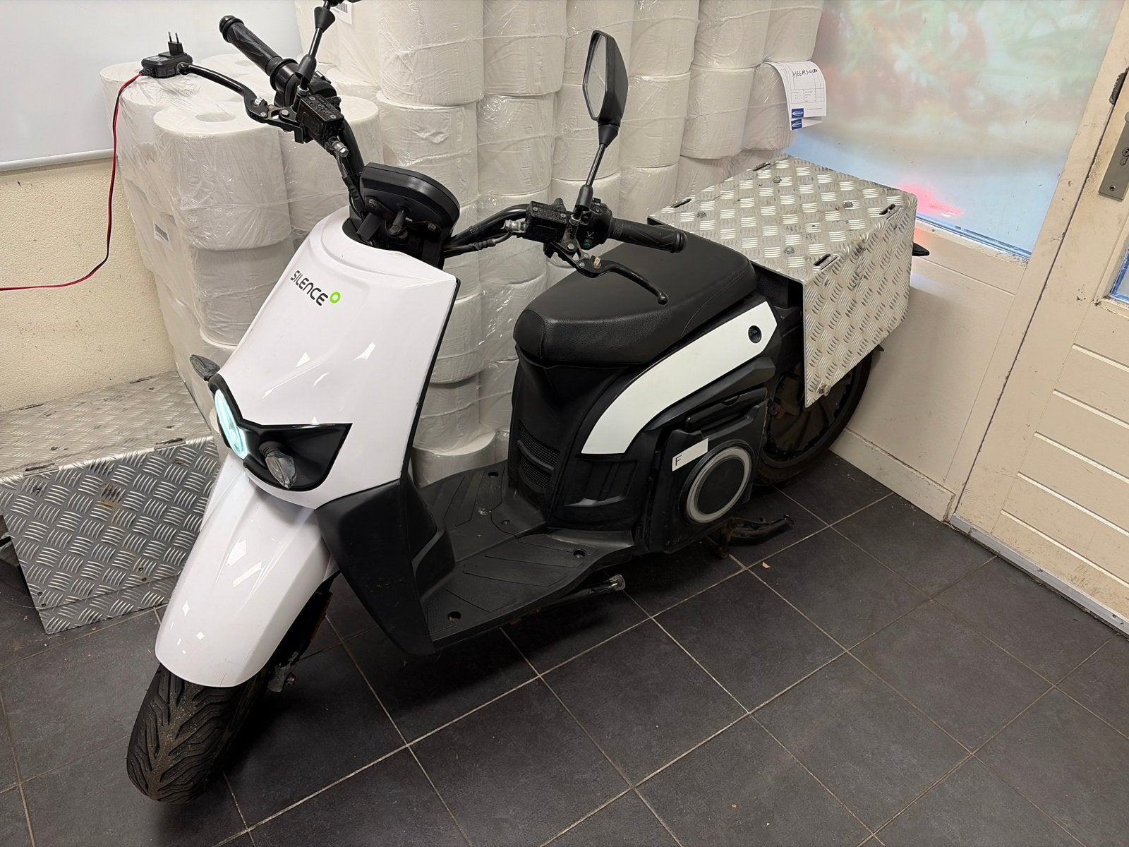 Silence S02 HS Elektrische Scooter - Ideaal voor Bezorging, Fietsen en Brommers, Gebruikt, Elektrisch, Ophalen, Overige merken