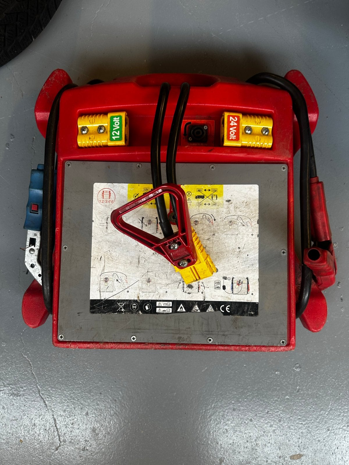 Professionele Accu Booster 12V/24V Startbooster, Gebruikt, Check, Check, Ophalen of Verzenden