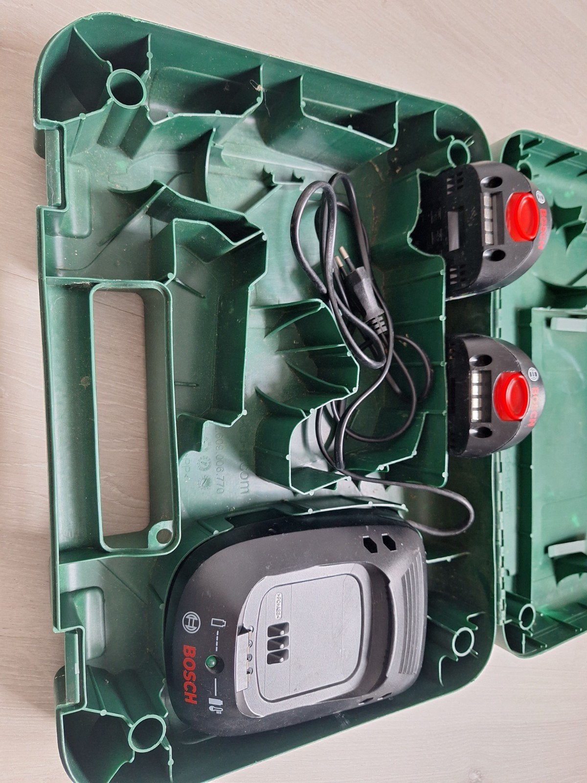 Bosch acculaderset in originele koffer., Ophalen of Verzenden, Gebruikt, Minder dan 400 watt, Boor- en Schroefmachine