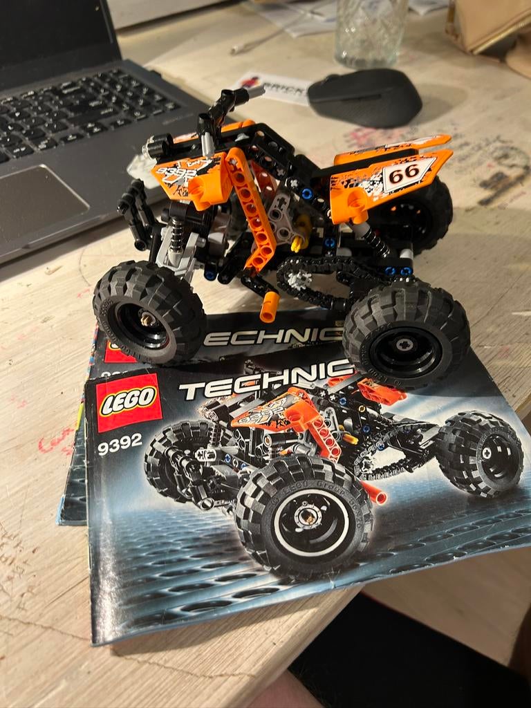 Lego 9392 quad bike compleet, Ophalen of Verzenden, Zo goed als nieuw, Overige schalen, Onderdeel