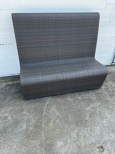 2 horeca wicker rotan vlechtwerk buiten tuin bank 140 cm, Ophalen, Zo goed als nieuw, Rotan