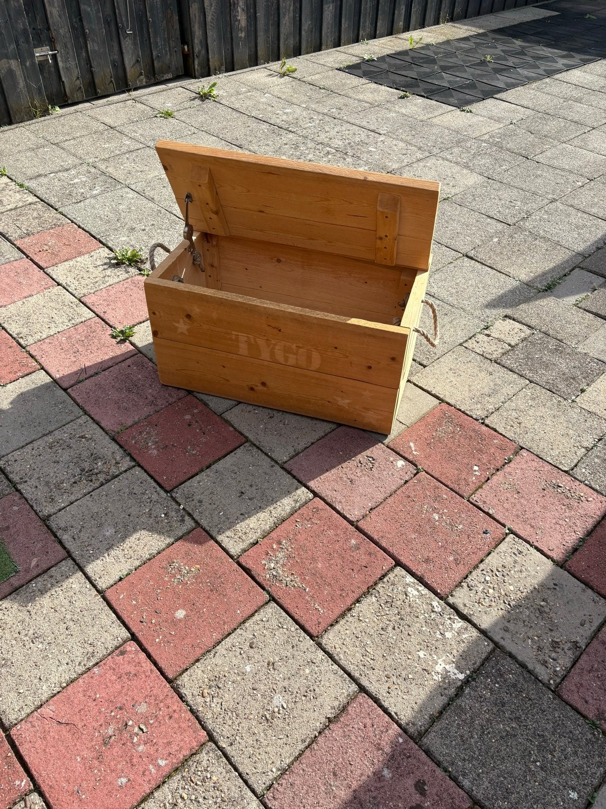 Houten kist met deksel moet weg dus doe een bod, Ophalen, Gebruikt, 50 tot 100 cm, 5 – 50