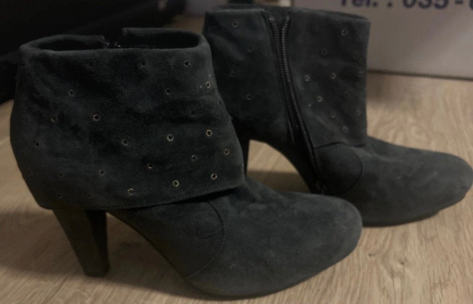 Billi Bi Antraciet Suède Enkellaarsjes met Hak - Maat 39, Kleding | Dames, Lage of Enkellaarzen, Ophalen of Verzenden, Zo goed als nieuw