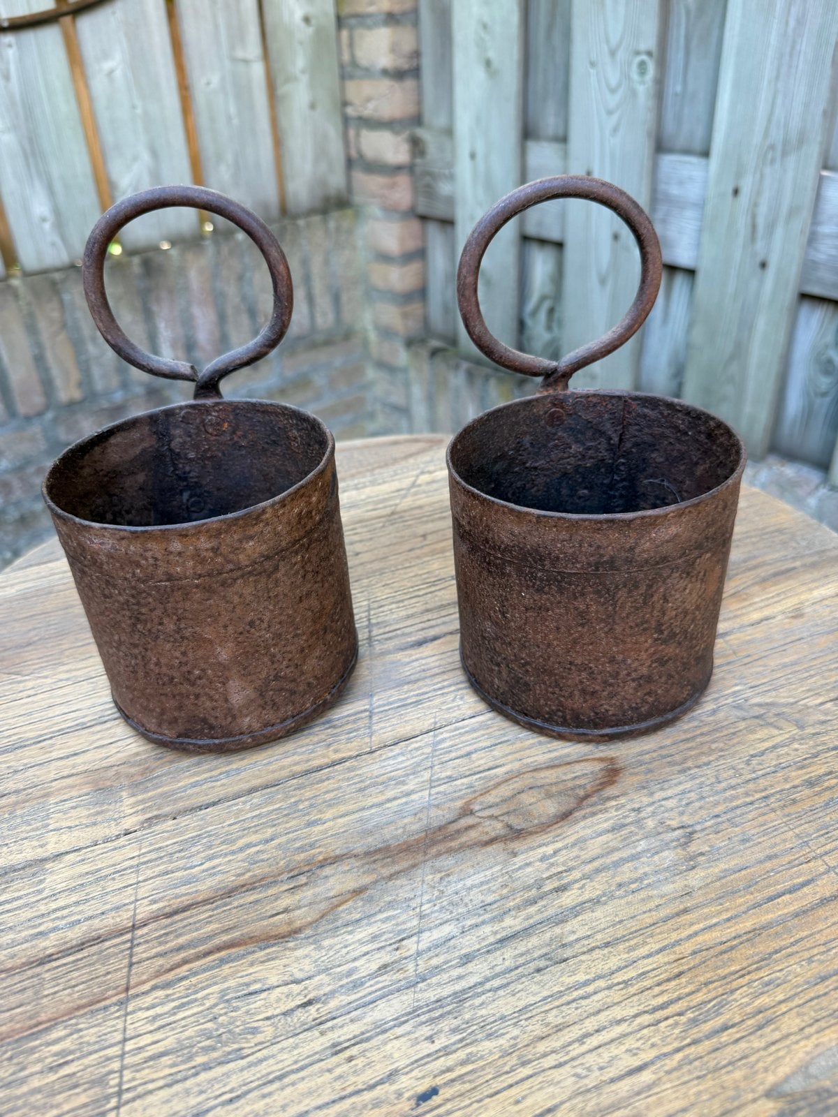 Set van 2 ijzeren landelijke potjes met handvat, Ophalen