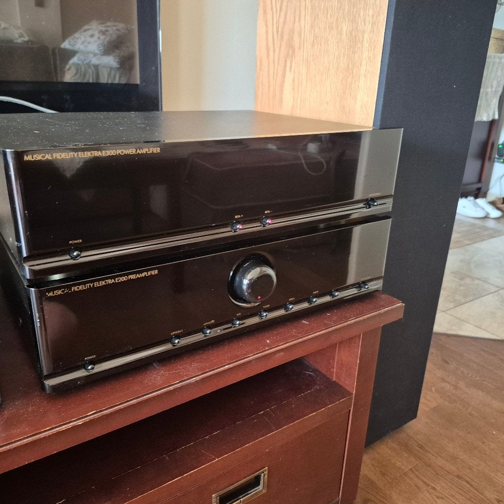 Musical fidelity E300, E200 power amplifier preamlifier, Overige merken, Gebruikt, Ophalen of Verzenden, 120 watt of meer