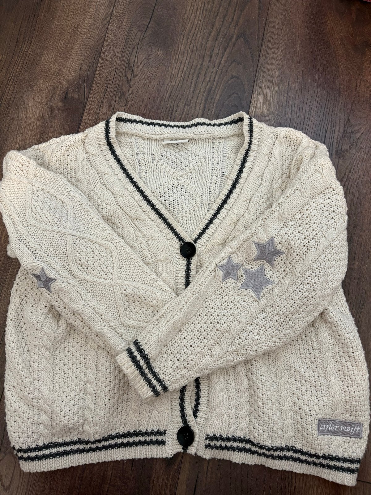 Taylor Swift Folklore Cardigan - Maat M/L, Kleding | Dames, Truien en Vesten, Ophalen of Verzenden, Zo goed als nieuw, Maat 38/40 (M)