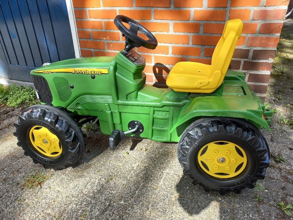 Mooie tractor met aanhanger, Ophalen, Zo goed als nieuw, Trapvoertuig