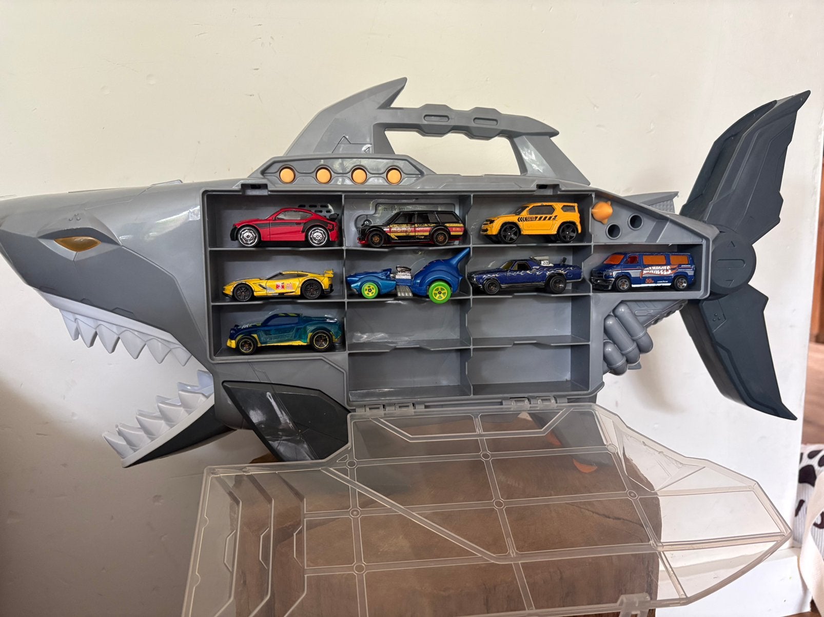 Hotwheels haai / autootjes opbergkoffer, Ophalen, Gebruikt