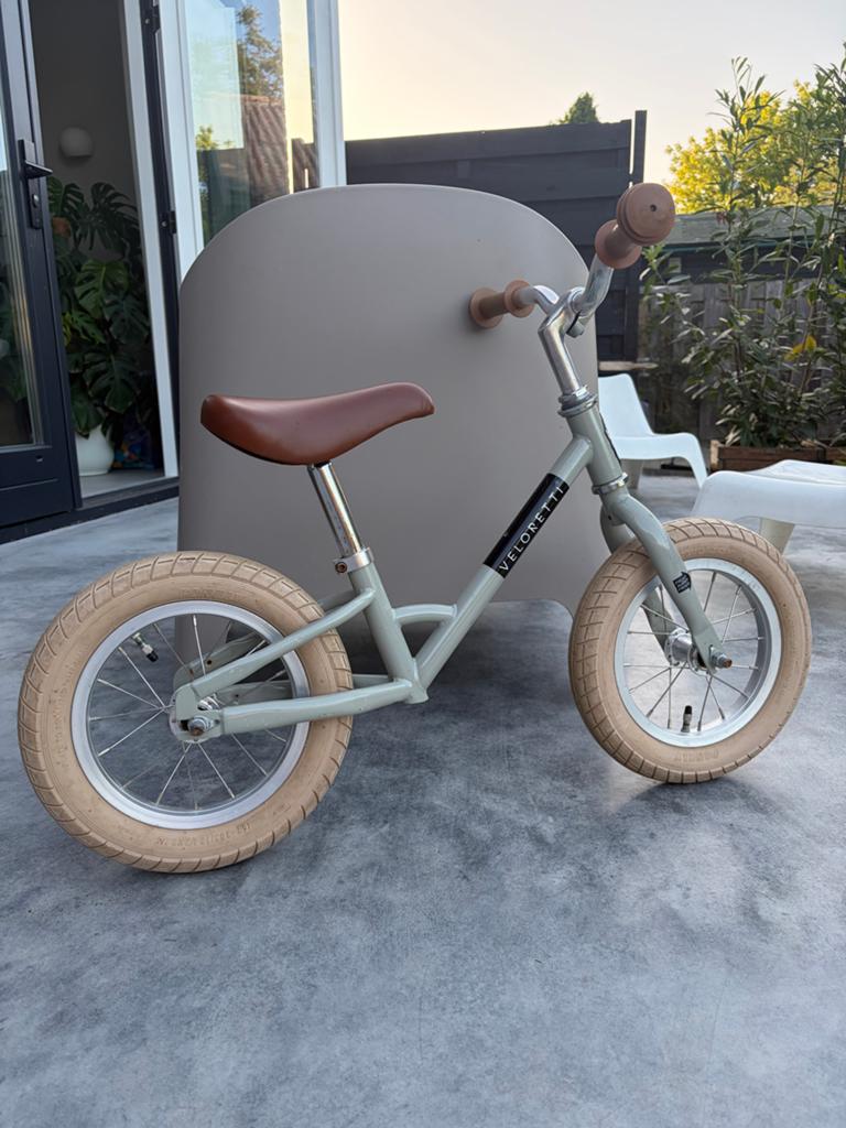 Veloretti loopfiets 12 inch pebble grey, Fietsen en Brommers, Fietsen | Kinderfietsjes, Zo goed als nieuw, Minder dan 16 inch