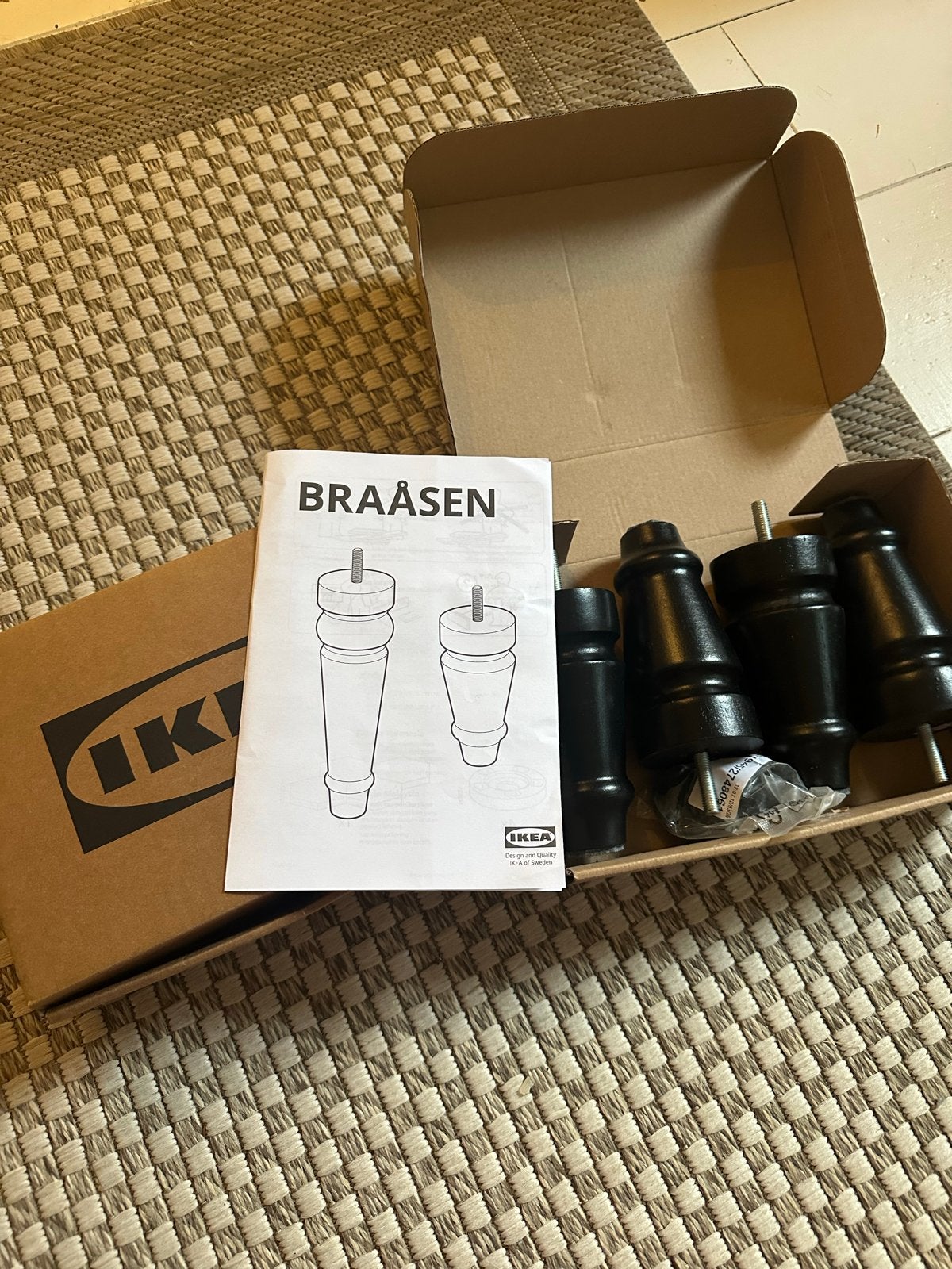 Nieuwe IKEA BRAÅSEN poten voor boxspring bed (2 sets), Ophalen of Verzenden, Nieuw, Zwart, Overige materialen