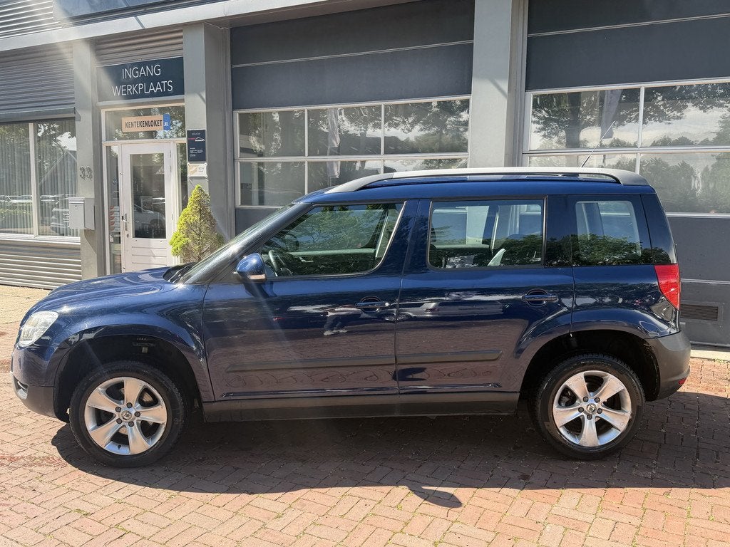 Skoda Yeti 1.2 TSI Active Bj 2010 Hoge zit Airco,Trekhaak,Cv, Auto's, Skoda, Voorwielaandrijving, Euro 5, Gebruikt, Zwart
