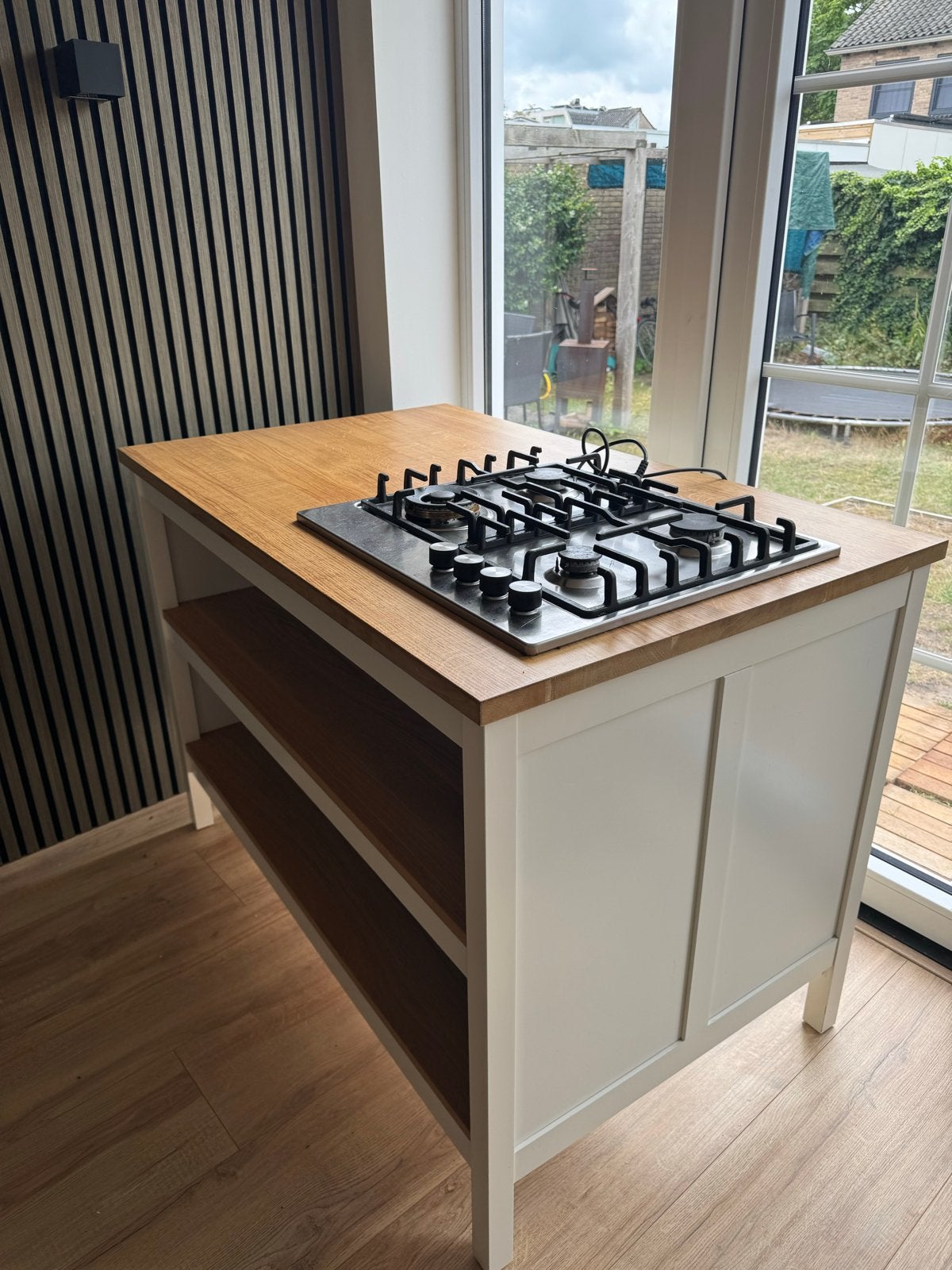 IKEA Tornviken keukeneiland met gas kookplaat, Huis en Inrichting, Ophalen, Gebruikt, Wit, Overige typen
