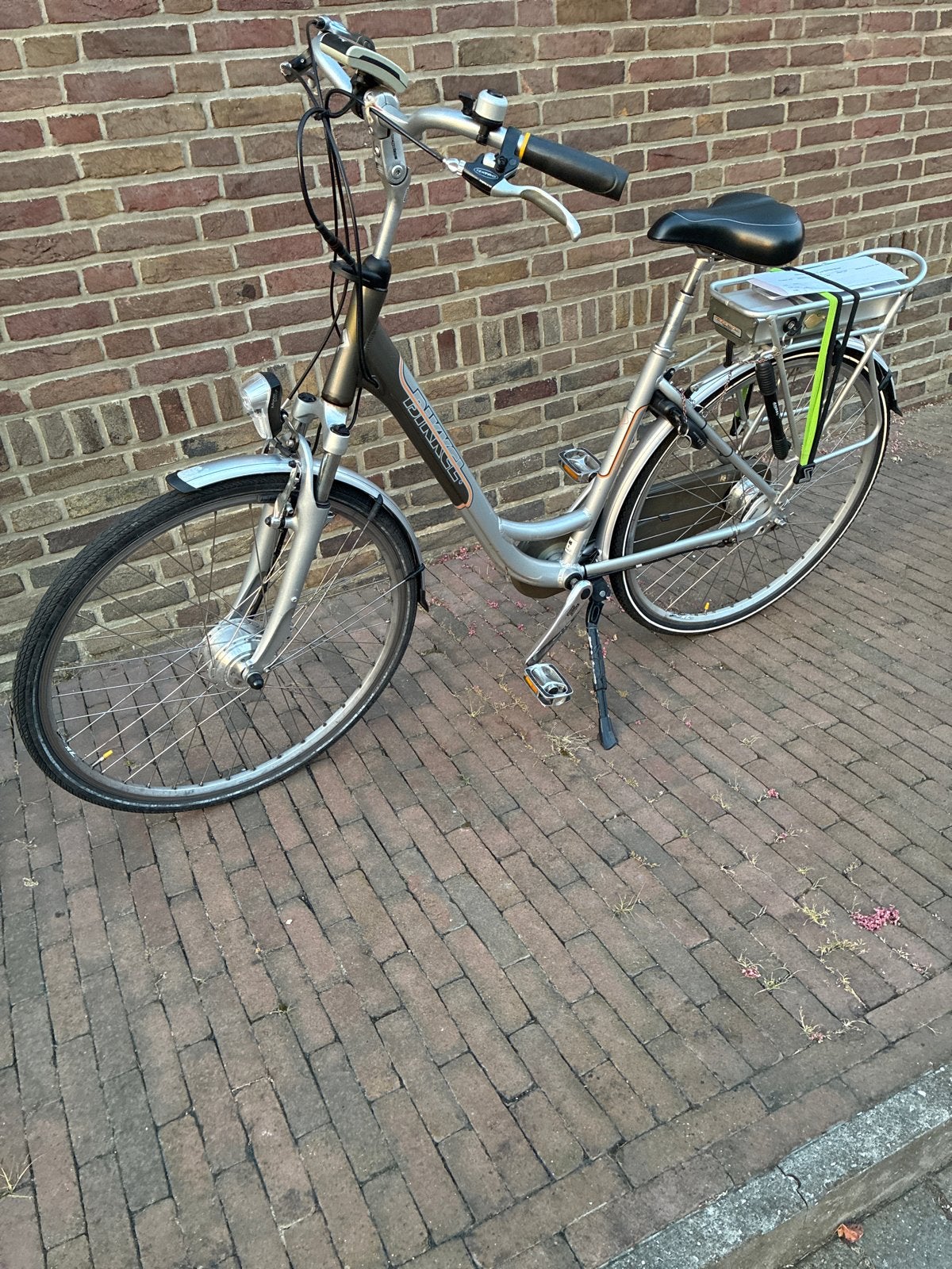 Bikkel e-bike damesfiets 28” . Eerste eigenaar. Topstaat, Fietsen en Brommers, Elektrische fietsen, Zo goed als nieuw, Overige merken