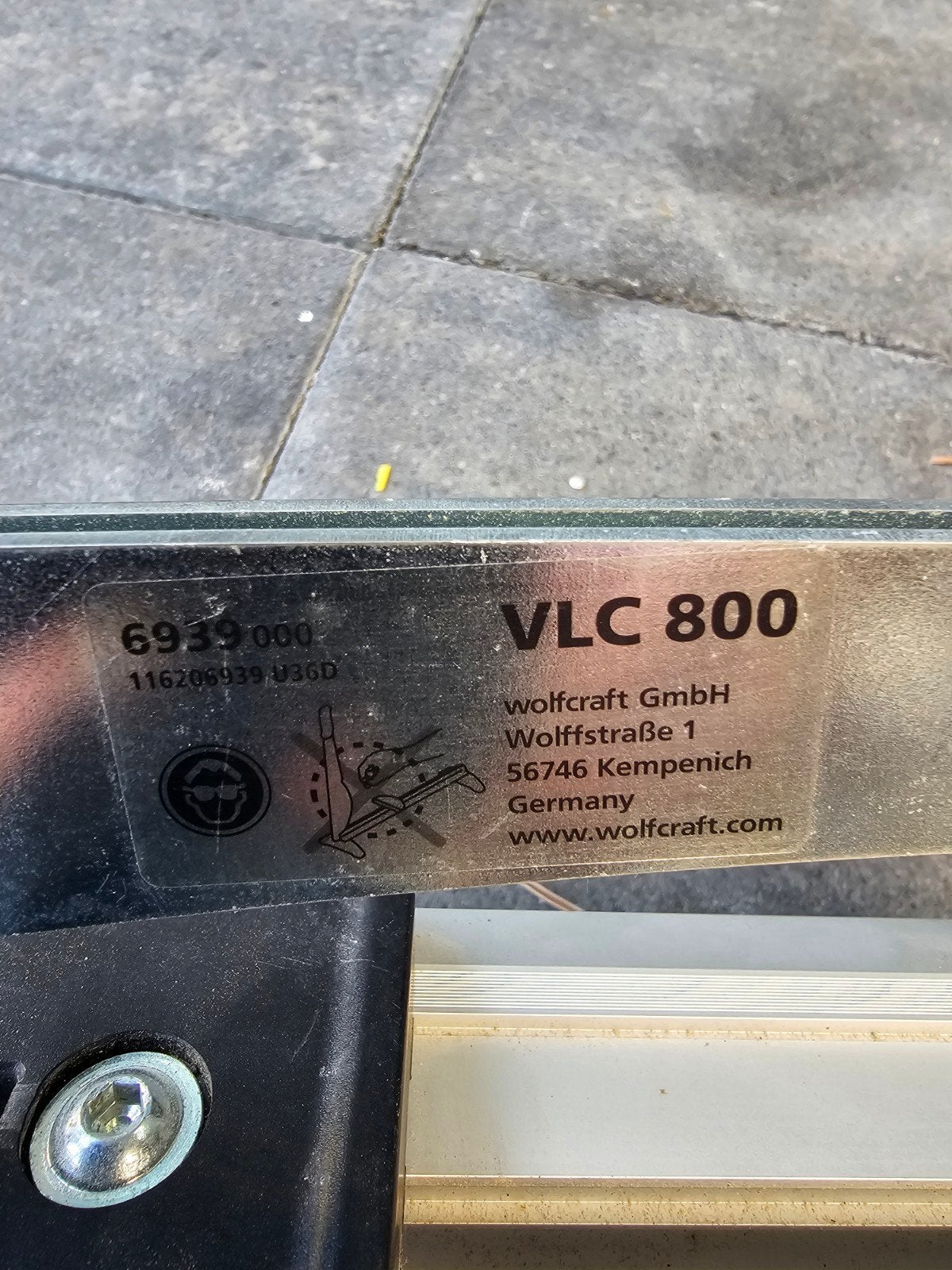 Wolfcraft VLC 800 laminaat/PVC snijder, Ophalen