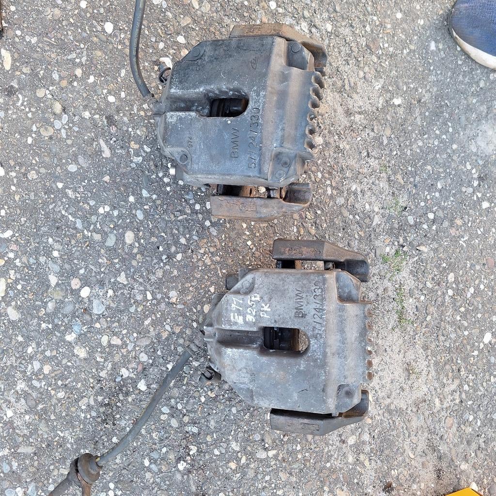 Front brake calipers BMW E90 / E91 – used, Ophalen of Verzenden, BMW