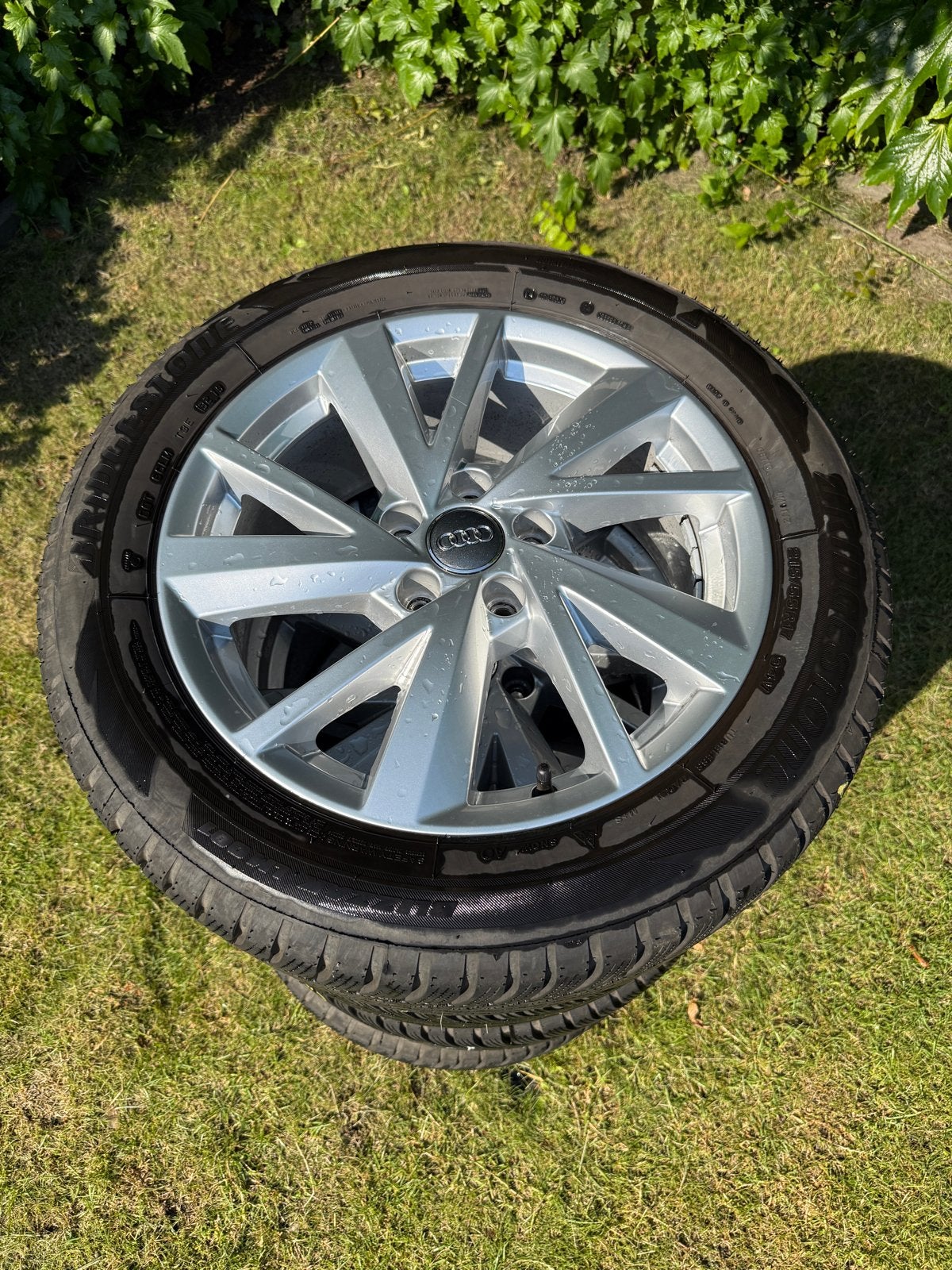 Audi 17 inch velgen | Bridgestone winterbanden | 215/55R17, Ophalen, Banden en Velgen, 17 inch, Winterbanden