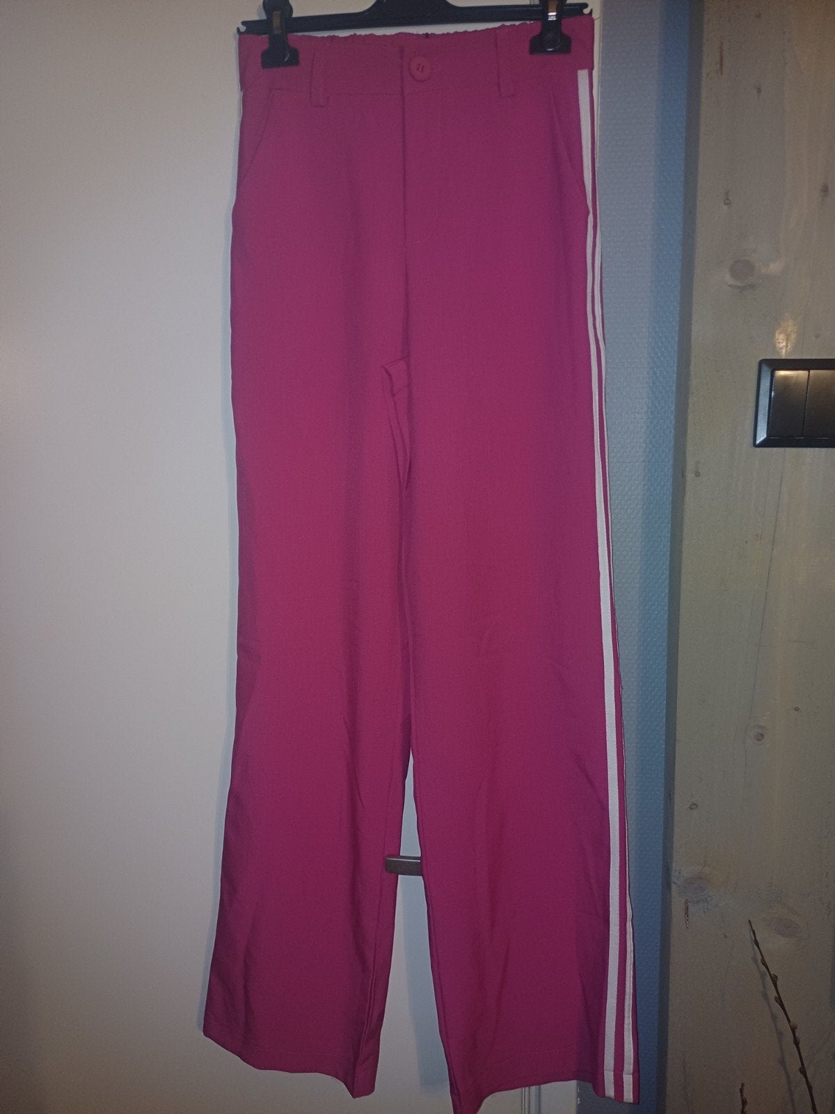 Ambika Fuchsia Straight Leg Broek met Witte Bies Maat S, Ambika, Nieuw, Maat 36 (S), Ambika