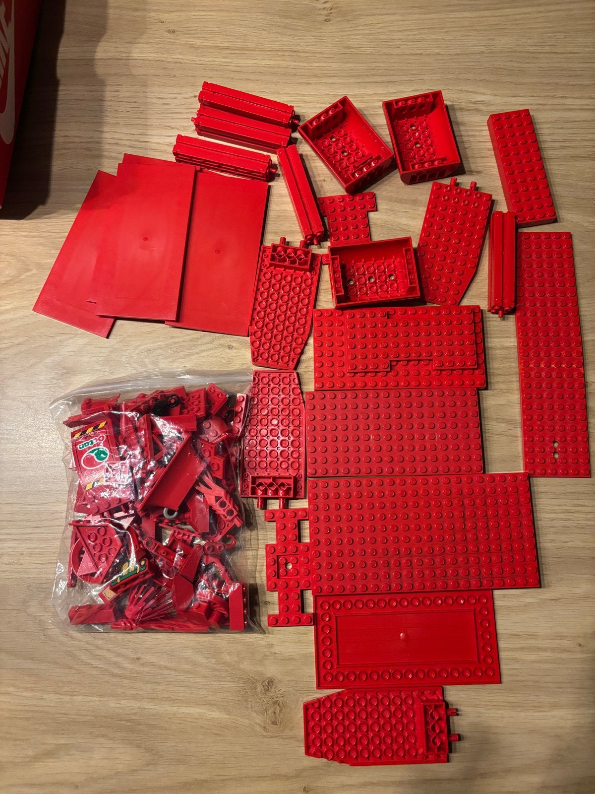 Grote partij rode LEGO stenen en platen, Gebruikt, Inclusief extra onderdelen, Lego, Ophalen of Verzenden