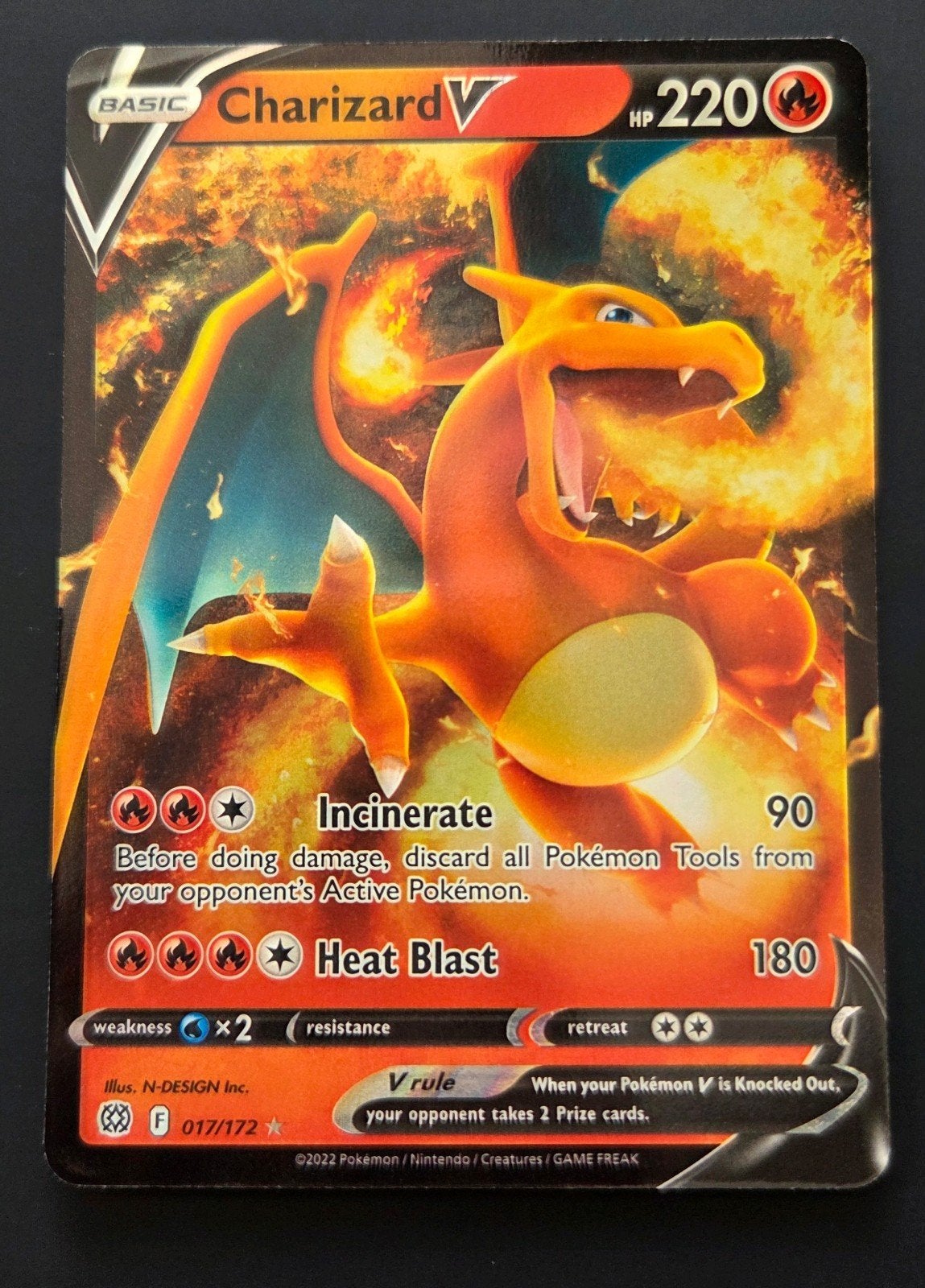 Charizard V 017/172, Ophalen, Zo goed als nieuw, Losse kaart