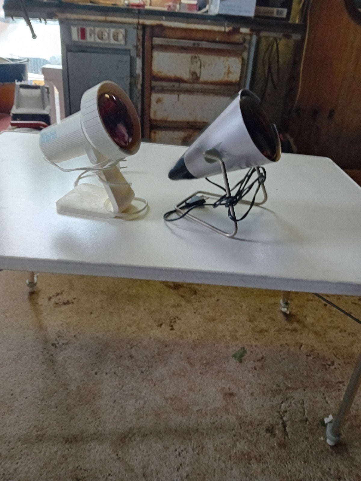 2 rode lampen, Ophalen